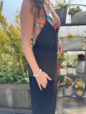 Love Stitch Black Backless height/low Midi Dress - size S